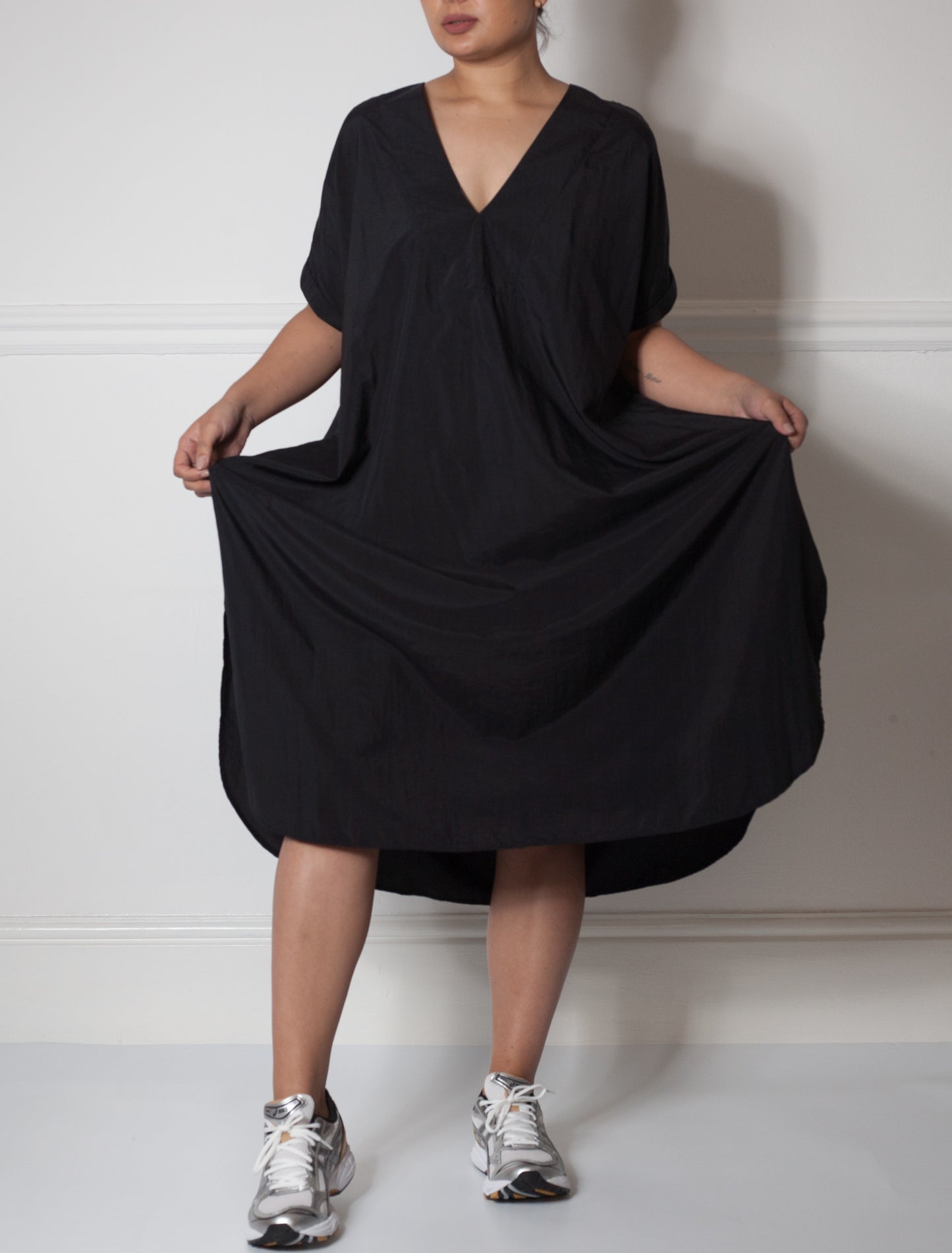 Plunge Neck Caftan (Black)