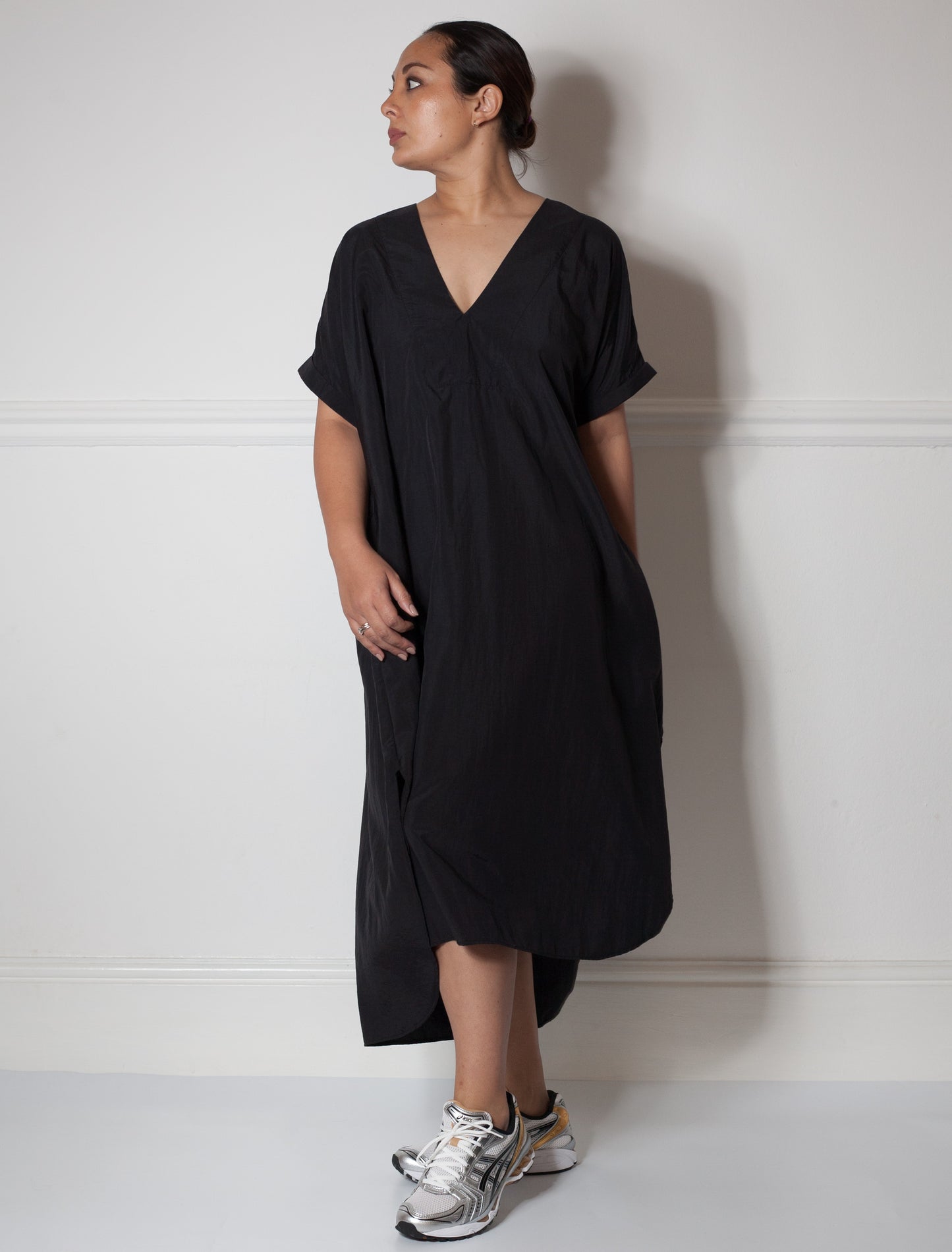 Plunge Neck Caftan (Black)