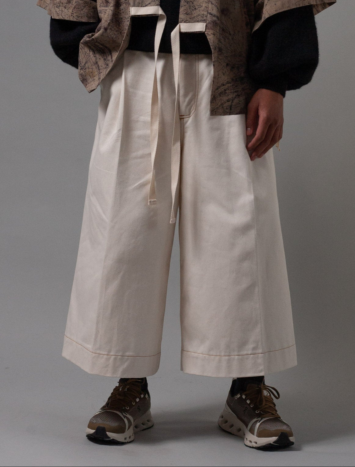 Demna cropped pants ( Off-White )