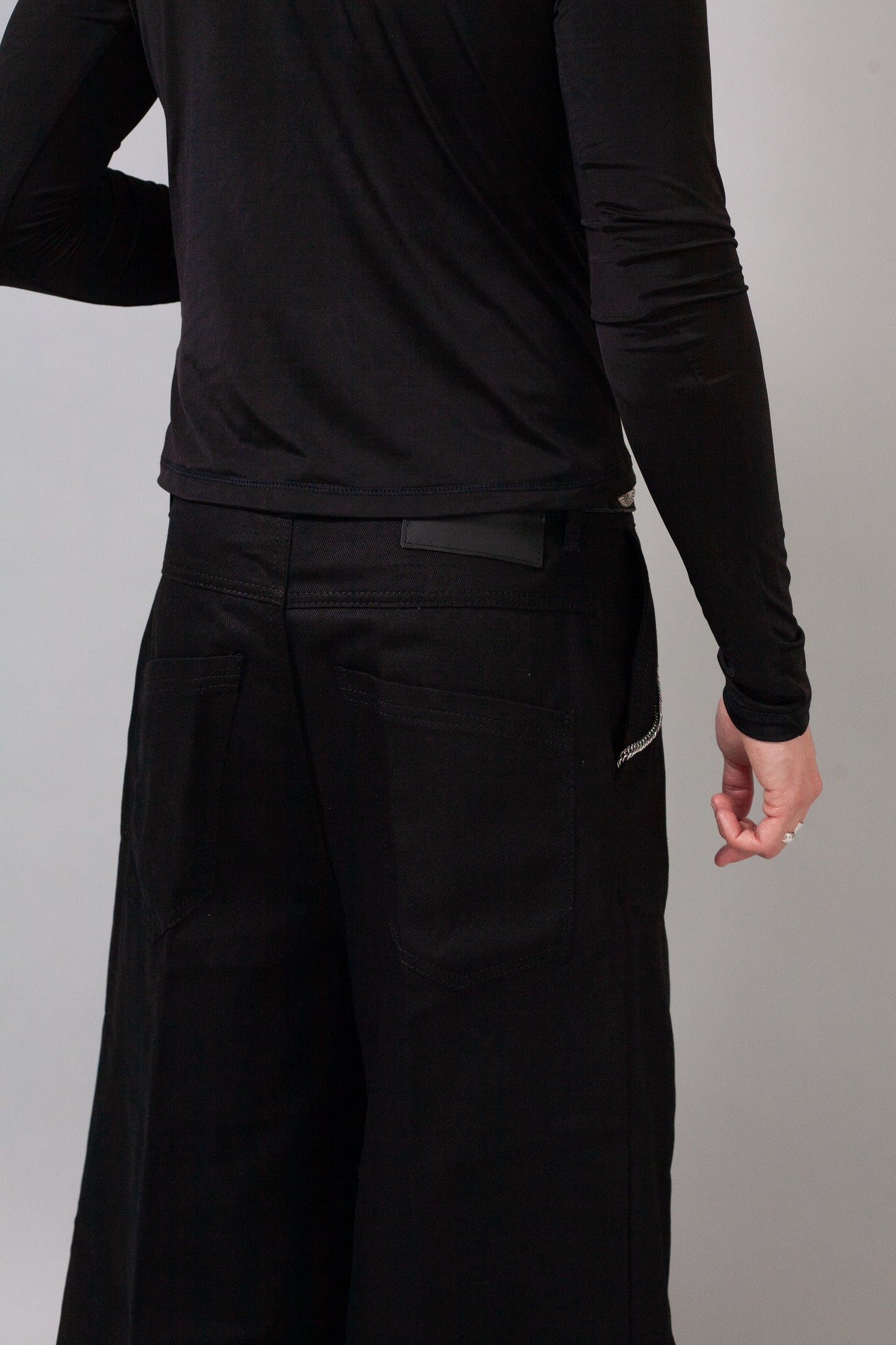 Demna Cropped Jeans (Black)