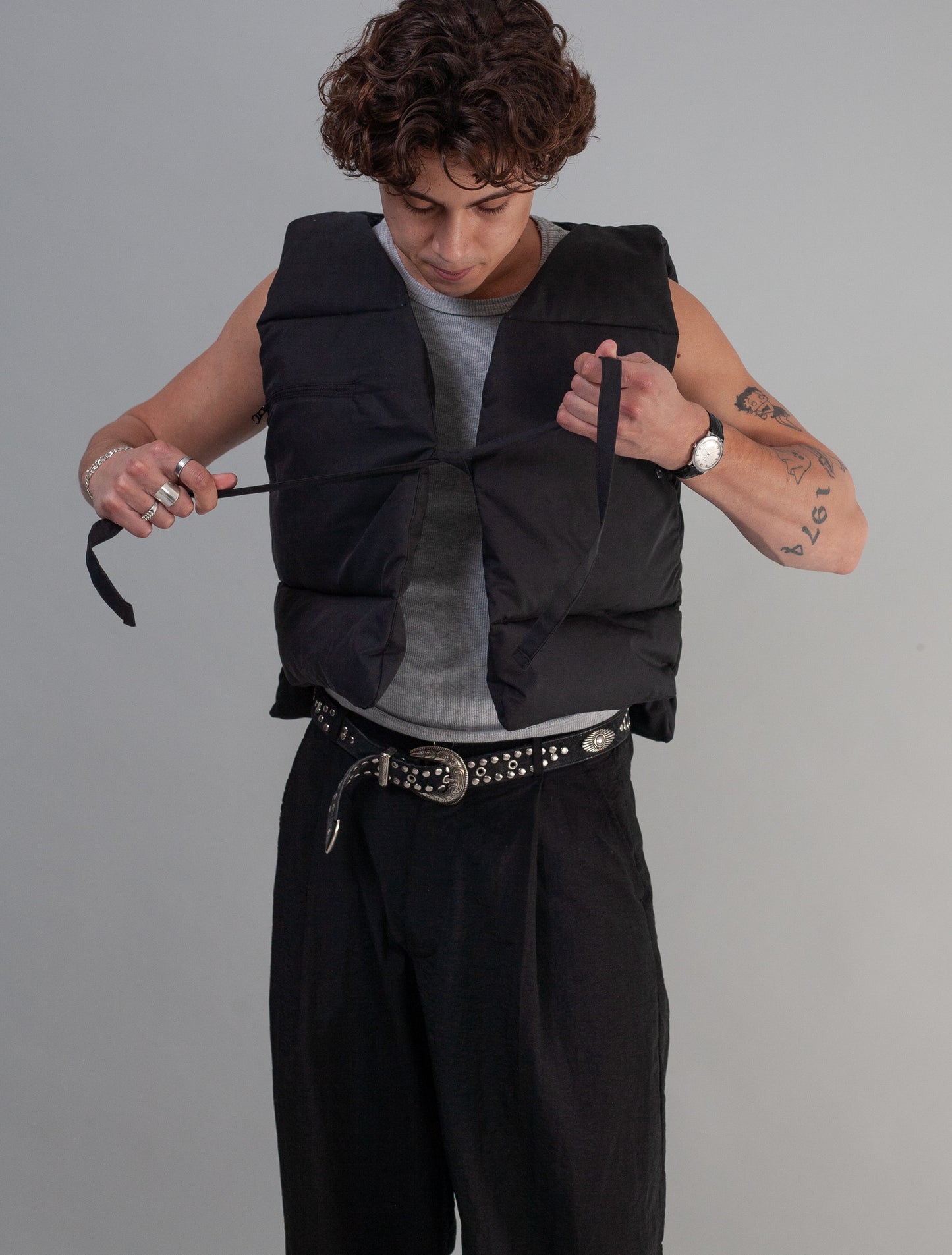 Sleeveless Puffer (Black)