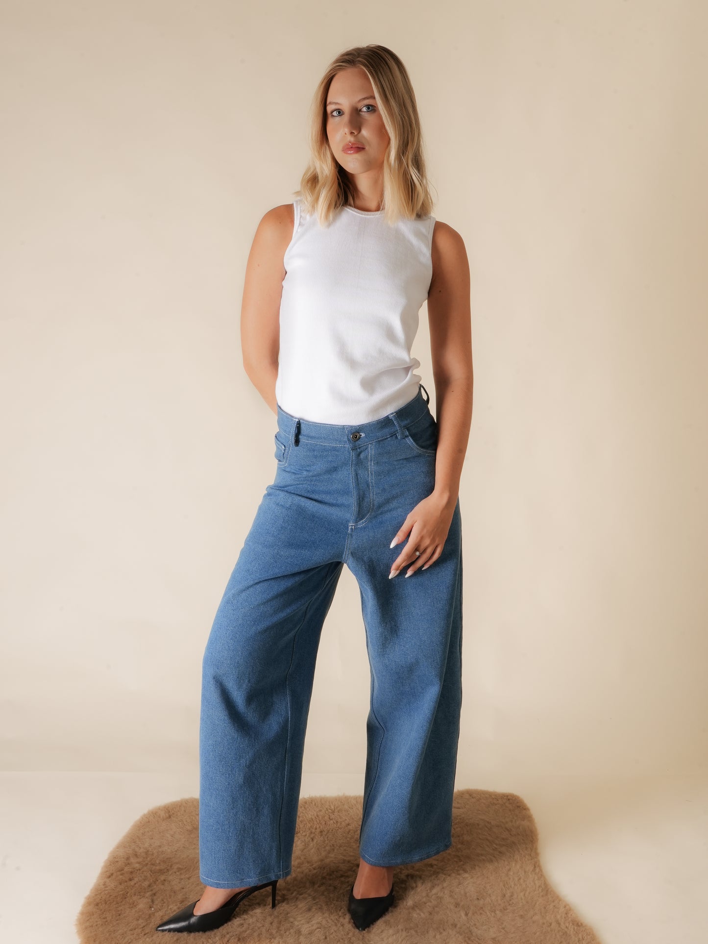 Studio Ribbed Vest (White)