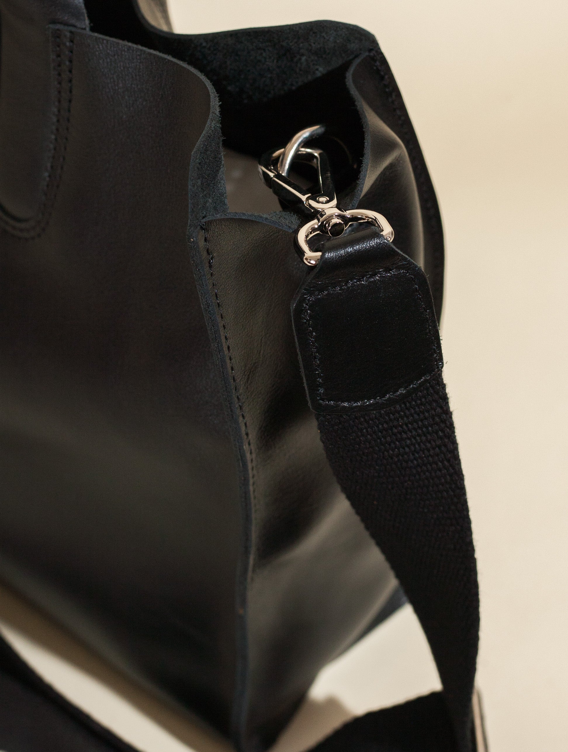 Leather Utility Bag (Black)