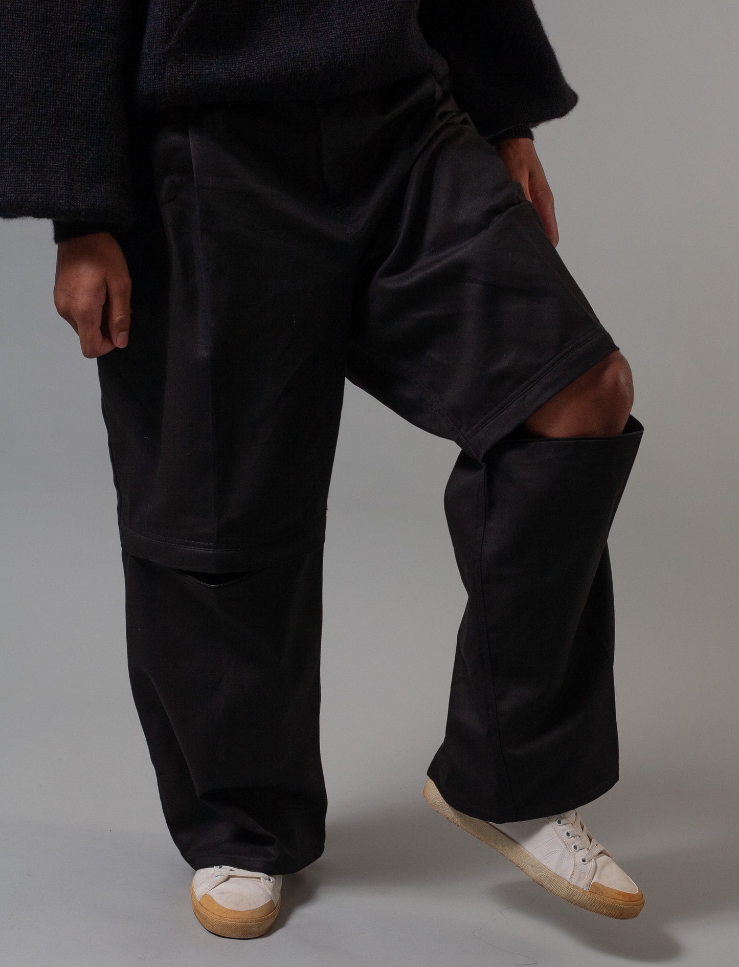 Kojima Jeans with knee slits ( Black )
