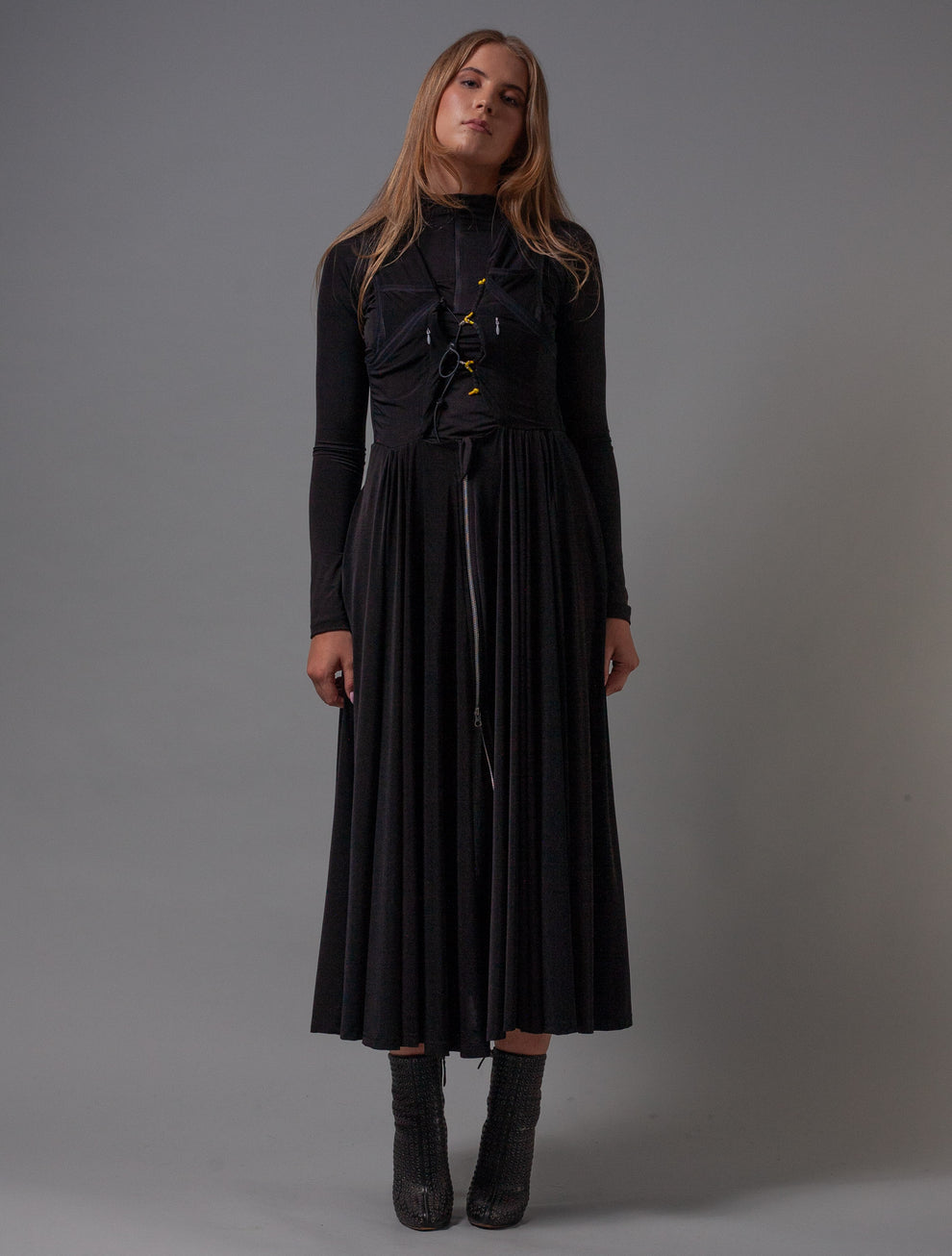 Gilet Tech Dress (Black) – Research Unit