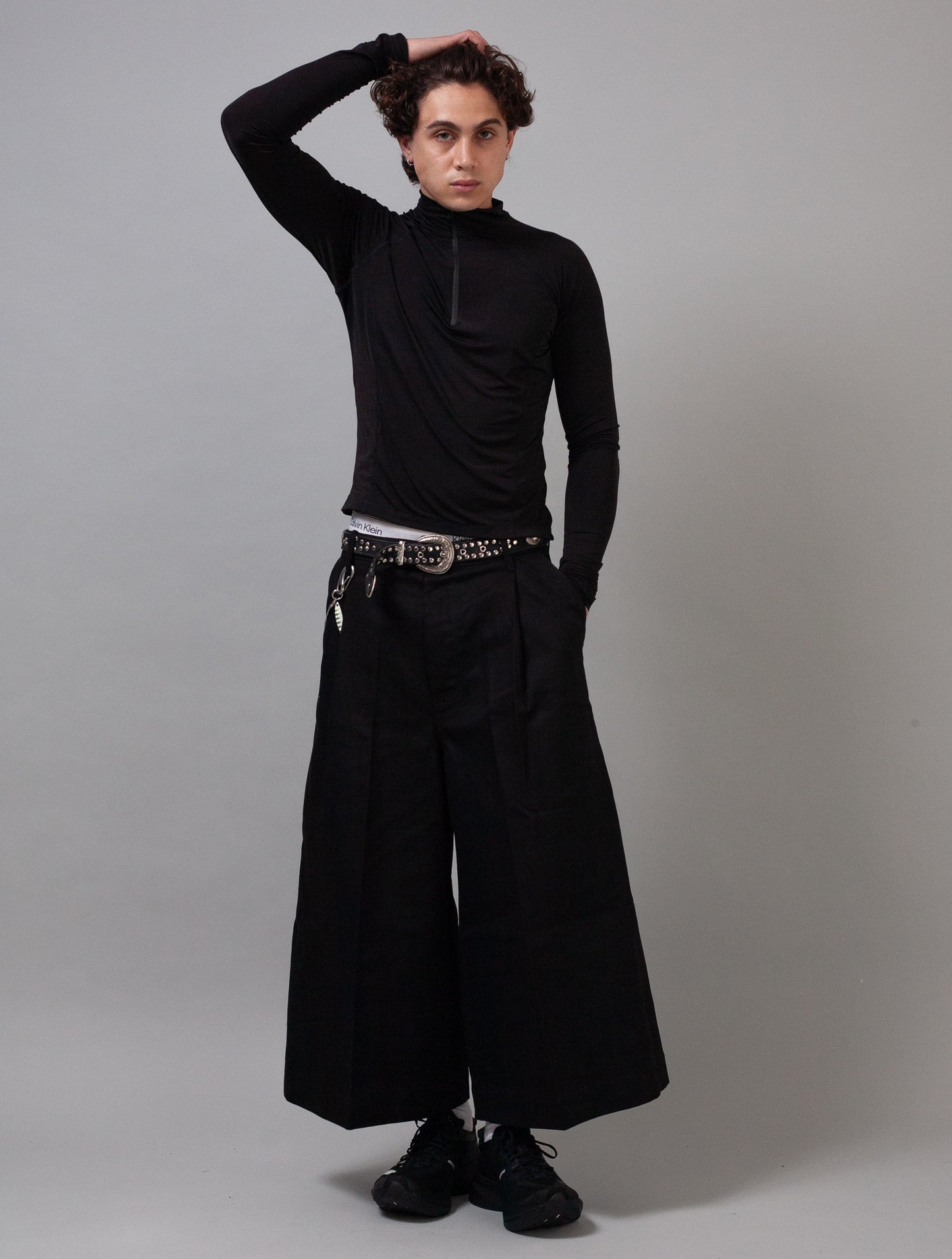 Demna Cropped Jeans (Black)
