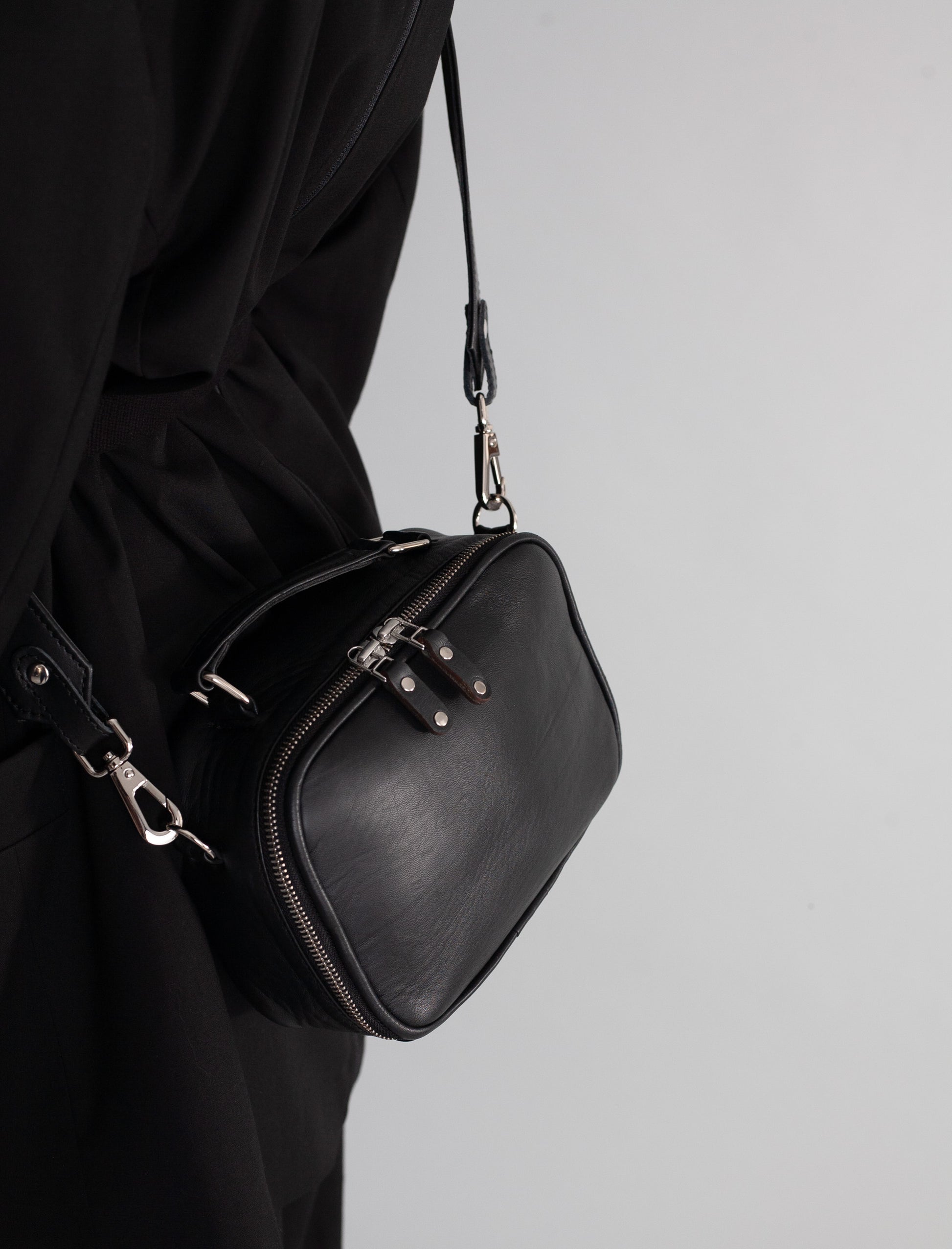 Cross body Bag (Lambskin Nappa Black)