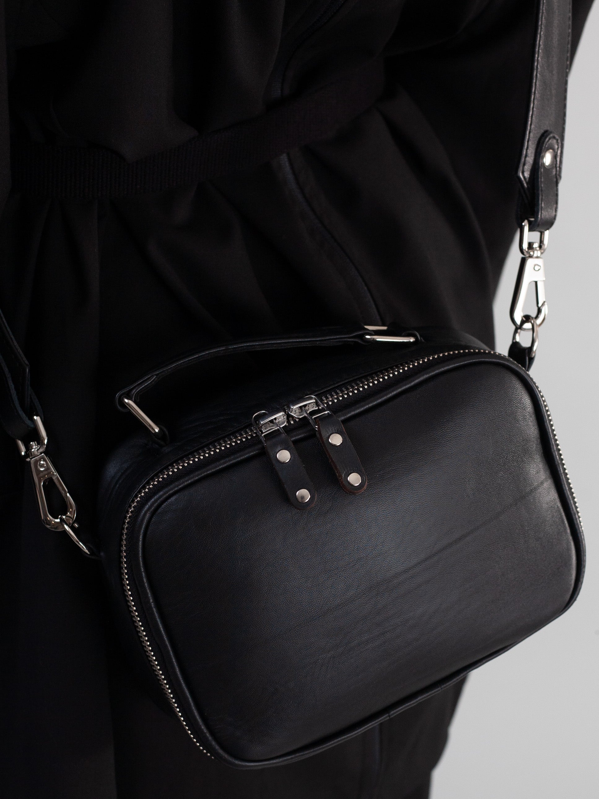 Cross body Bag (Lambskin Nappa Black)