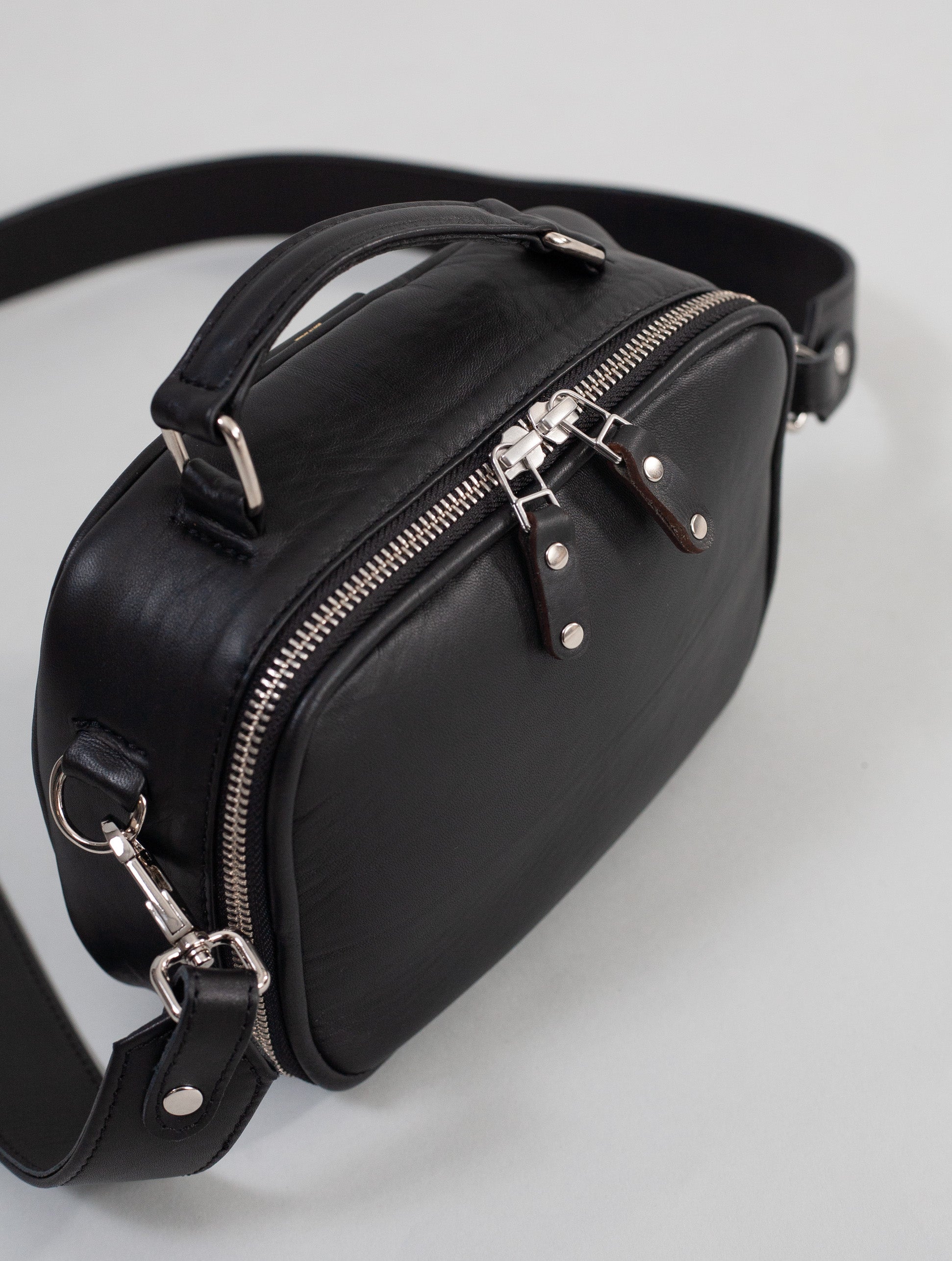Cross body Bag (Lambskin Nappa Black)