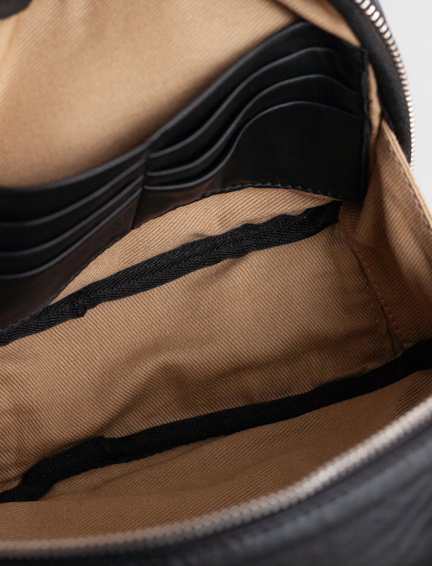 Cross body Bag (Lambskin Nappa Black)