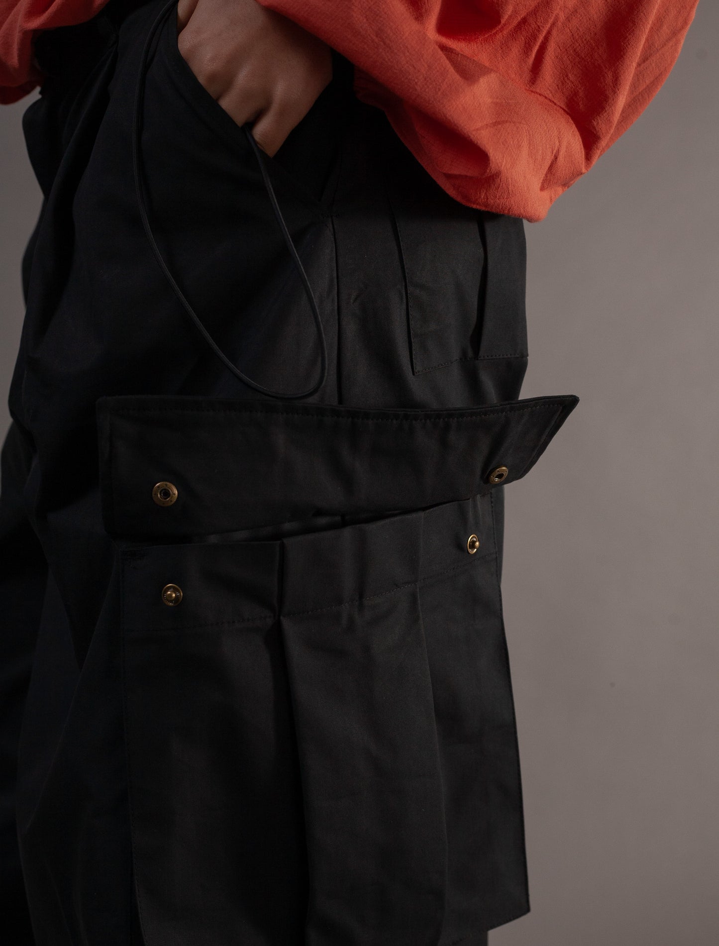 pocket details of 3D cargo pocket