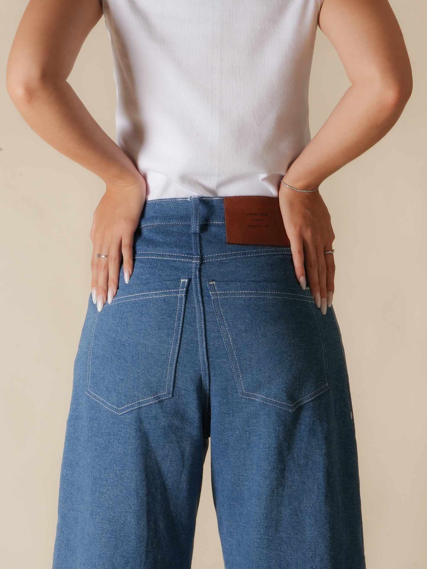 '02 Jeans (Light Wash)