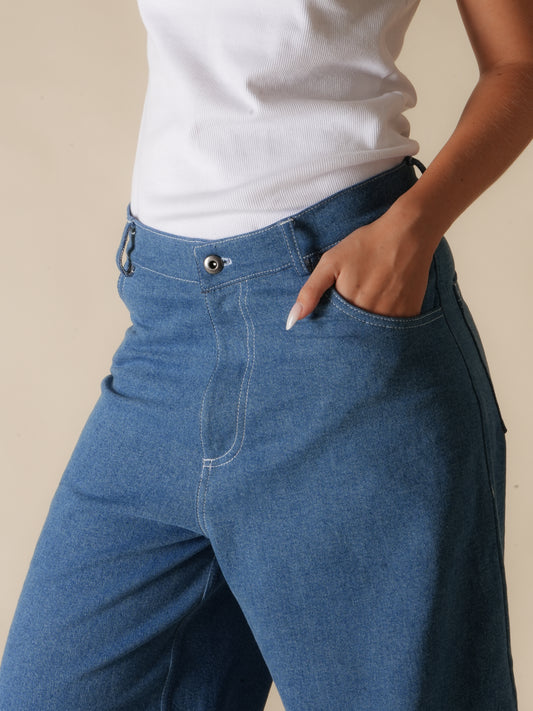 '02 Jeans (Light Wash)