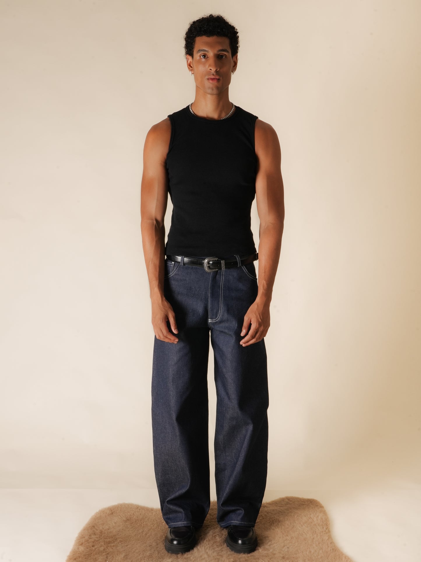 Studio Ribbed Vest (Black)